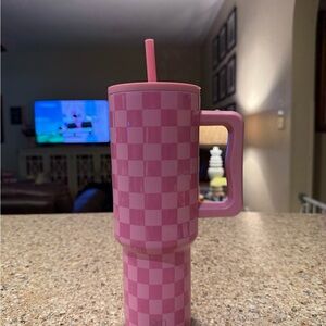 Simple Modern Pink Checkered Tumbler